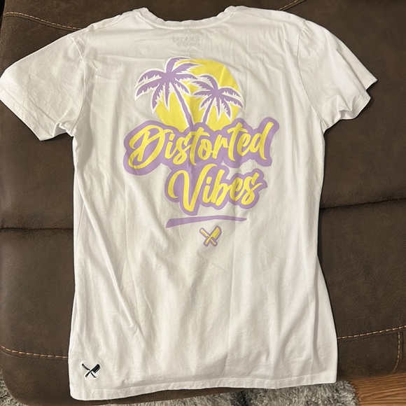Brand new Distorted People white graphic t shirt size large - Picture 2 of 2